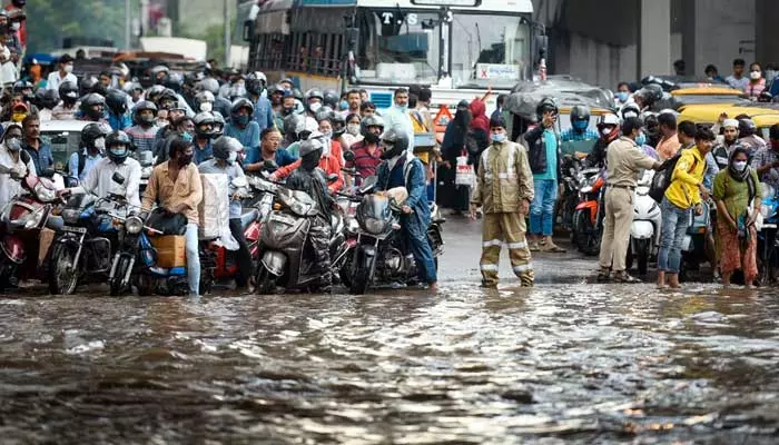 ALERT : రాగల 5 రోజులు ఉరుములు, మెరుపులతో కూడిన వర్షాలు