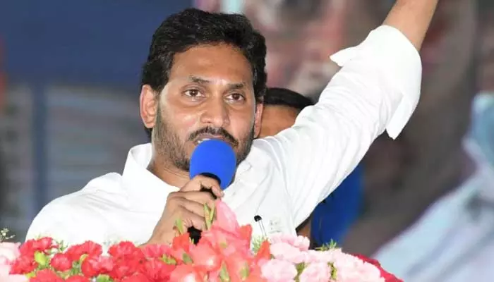 వెన్నుపోటు పొడిచేవాళ్లను నమ్మొద్దంటూ.. చంద్రబాబుపై జగన్ ఫైర్