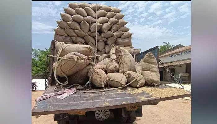 అనంతారం ధాన్యం కొనుగోలు కేంద్రంలో ప్రమాదం..