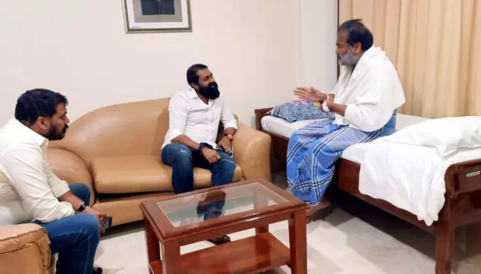 వైఎస్ కుటుంబం నుంచి మరో యువనేత పాలిటిక్స్‌లోకి..