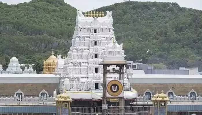 Tirumala: హెచ్‌.టి కాంప్లెక్స్‌లో మద్యం కలకలం