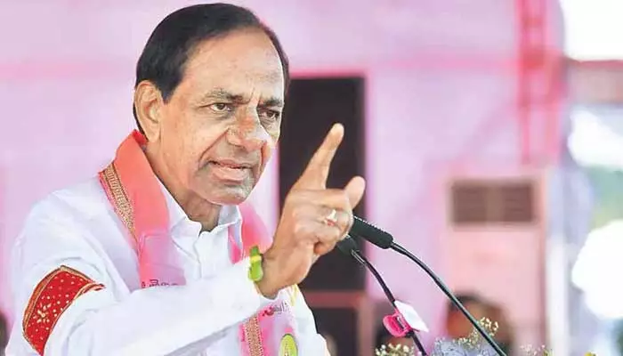 KCR : అర్చకులకు సీఎం కేసీఆర్ భారీ గుడ్ న్యూస్