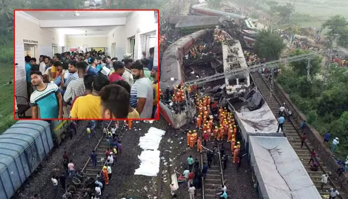 Coromandel express accident : కోరమండల్ ట్రైన్ యాక్సిడెంట్ : రక్తదానం చేసేందుకు బారులు తీరిన యువత