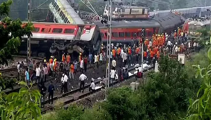 Coromandel express accident : ఒడిశా రైలు ప్రమాదం.. రెండు రైళ్లలోను ఏపీ ప్రయాణికులు