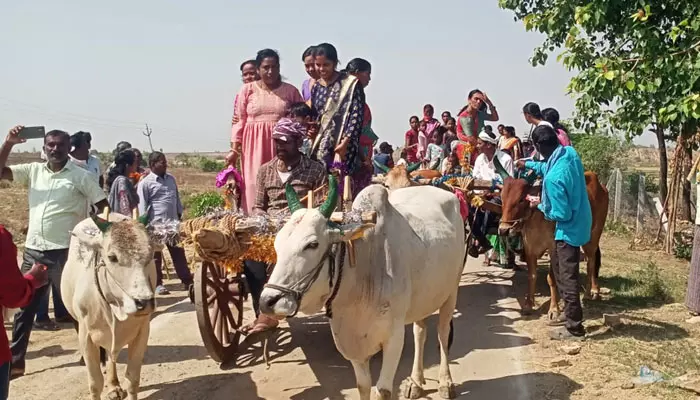 అదిరిపోయే అధికారుల స్టెప్పులతో దశాబ్ది ఉత్సవాలు..