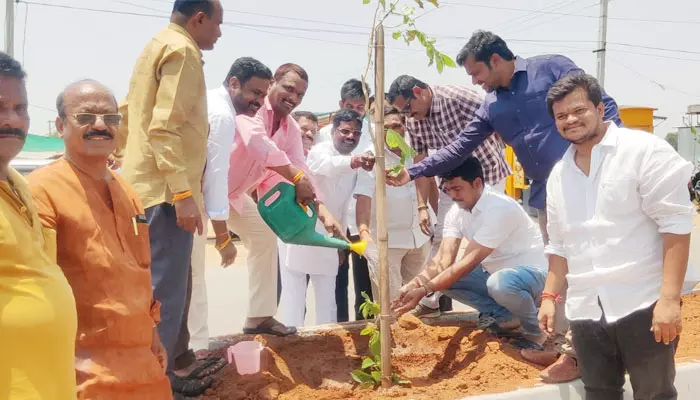 అట్టహాసంగా మంత్రి హరీష్ జన్మదిన వేడుకలు