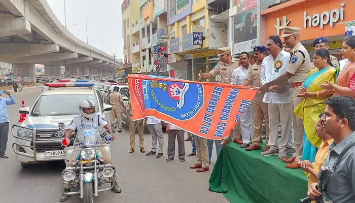 తెలంగాణ పోలీసులు దేశానికే ఆదర్శం.. ఎమ్మెల్యే ప్రకాష్ గౌడ్