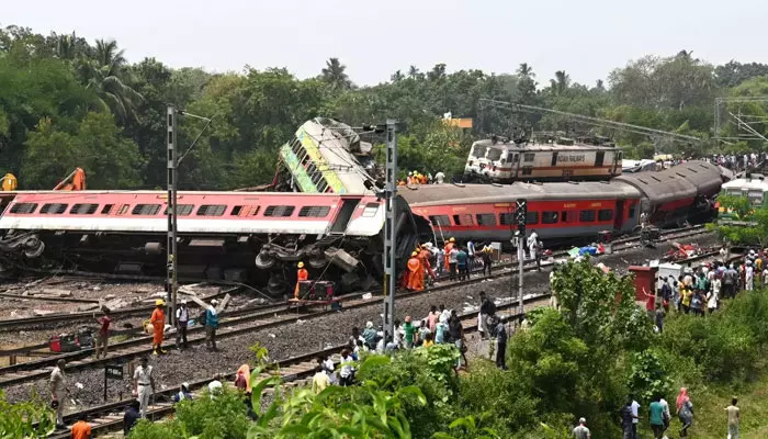 కోరమండల్ లోకోపైలట్ మృతి