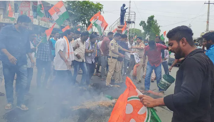 దశాబ్ది ఉత్సవాల పేరుతో ప్రజాధనం దుర్వినియోగం.. కాంగ్రెస్ శ్రేణులు