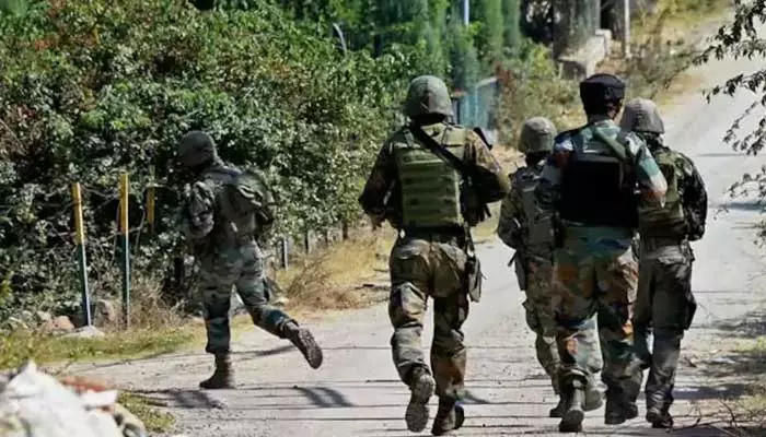 Jammu & Kashmir: భారీ ఎన్‌కౌంటర్.. నలుగురు ఉగ్రవాదులు హతం