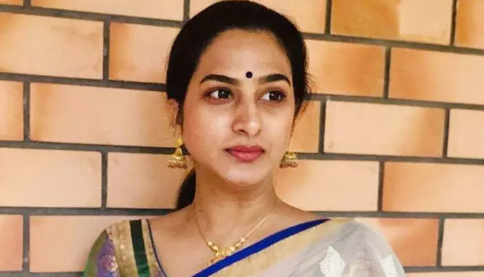 Surekha Vani: నాపై ఆ ఆరోపణలు ఆపండి.. డ్రగ్స్ కేసుపై స్పందించిన సురేఖ వాణి