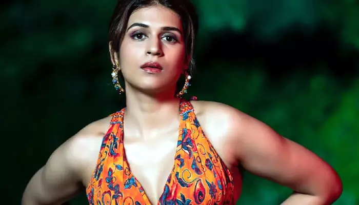 Shraddha Das : అందంగా కనిపించడంకోసం శ్రద్ధదాస్ ఆ పని చేస్తుందా!