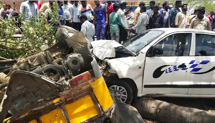 ఘోర రోడ్డు ప్రమాదం.. మహిళ మృతి.. 9 మందికి గాయాలు..