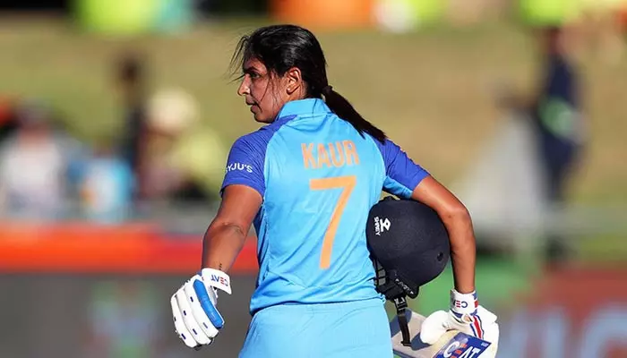 ICC Women T20 Rankings: టాప్-10లో హర్మన్‌ప్రీత్ కౌర్..