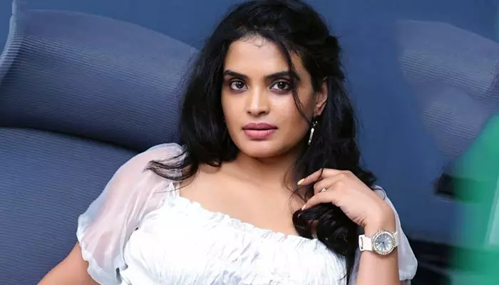 అవన్నీ ఫేక్ అంటూ ‘Bigg Boss’ షోపై సంచలన వ్యాఖ్యలు చేసిన Sarayu..