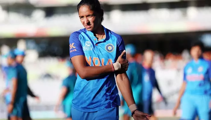 Harmanpreet Kaur: టీమిండియా కెప్టెన్‌ హర్మన్‌పై రెండు మ్యాచ్‌ల నిషేధం.. ఐసీసీ ‍ప్రకటన