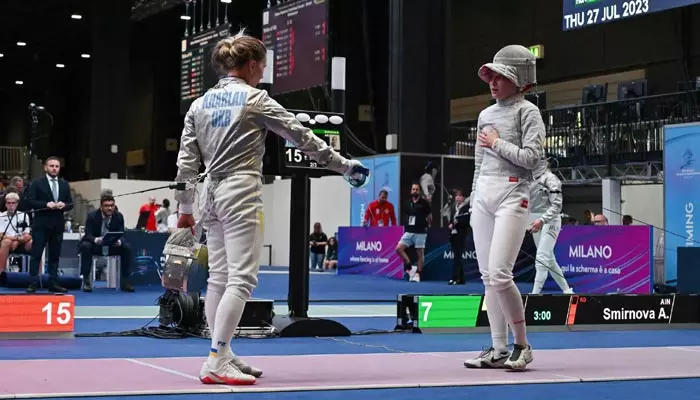 Fencing World Championships: షేక్‌ హ్యాండ్‌ ఇచ్చేందుకు నిరాకరణ.. టోర్నీ నుంచి ఔట్‌!