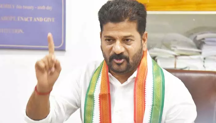 Revanth Reddy : సీఎం కేసీఆర్‌పై రేవంత్ రెడ్డి సంచలన వ్యాఖ్యలు