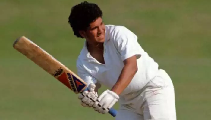 Sachin Tendulkar: సచిన్ తొలి సెంచరీకి 33 ఏళ్లు.. ఏ టీమ్‌పై బాదాడో తెలుసా?