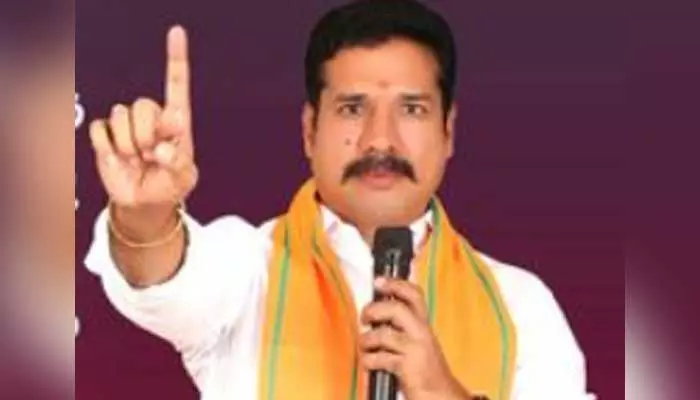 సీఎం కేసీఆర్ ఒక బట్టేబాజ్: Hussain Nayak ఘాటు విమర్శలు