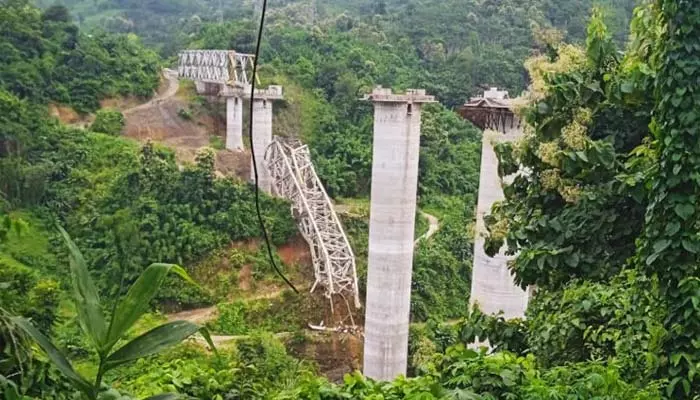 Mizoram bridge collapse: కుప్పకూలిన నిర్మాణంలో ఉన్న రైల్వే వంతెన.. పెరిగిన మృతుల సంఖ్య