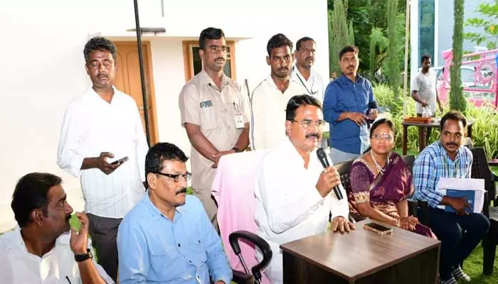 పొందిన జ్ఞానంతో అద్భుతాలు సృష్టించాలి- Minister Niranjan Reddy