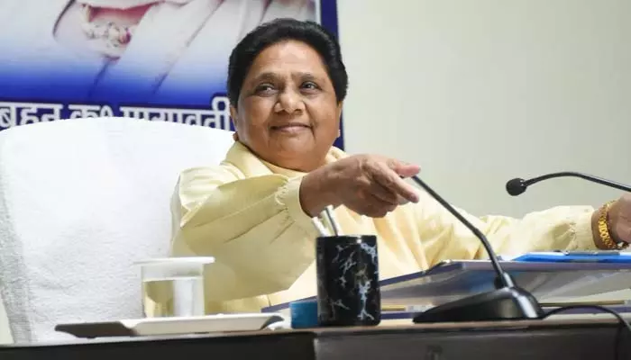 ఏ కూటమిలోనూ చేరం.. ఒంటరి పోరాటమే : Mayawati