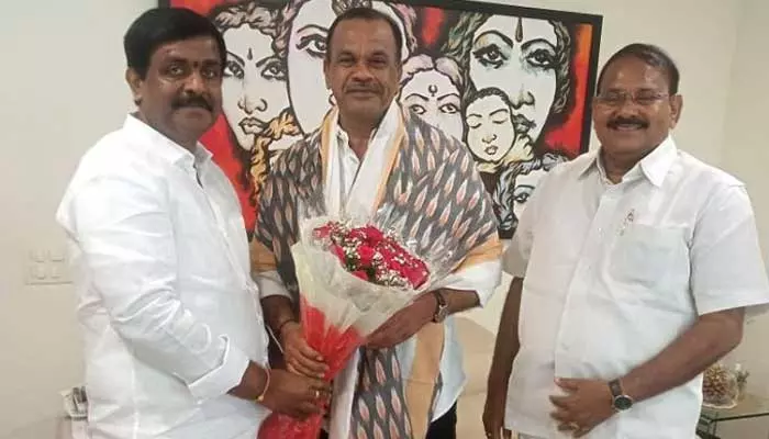 MP కోమటిరెడ్డితో జిట్టా బాలకృష్ణారెడ్డి భేటీ