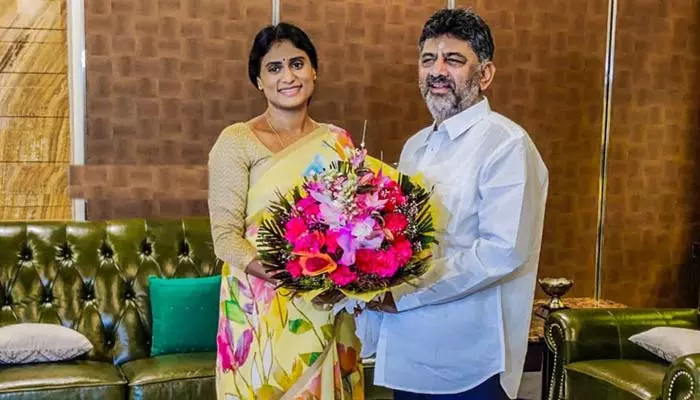 డీకేతో హోటల్‌లో షర్మిల భేటీ.. విలీనంపై ఏదో ఒకటి తేల్చేయాలని నిర్ణయం..!