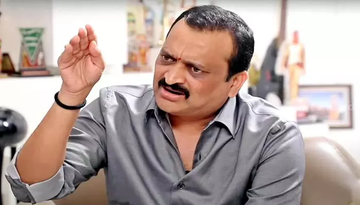 Bandla Ganesh : పవన్‌ను వదిలేసి రామ్ చరణ్‌ను టార్గెట్ చేసిన బండ్ల గణేష్!