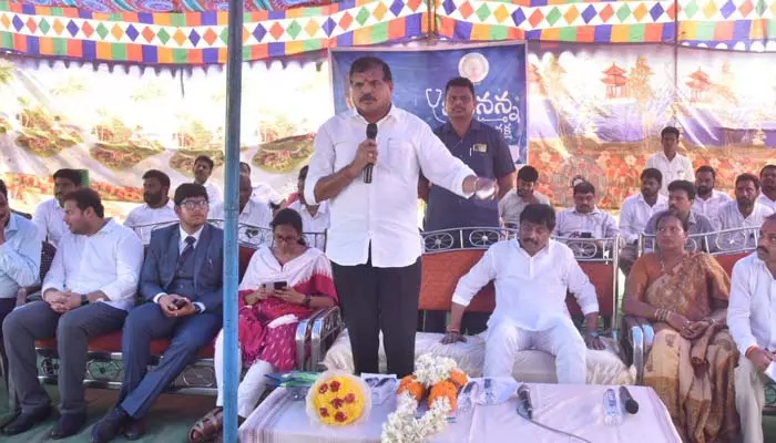 దేశానికే ఆద‌ర్శం జ‌గ‌న‌న్న ఆరోగ్య సుర‌క్ష‌: minister Bosta