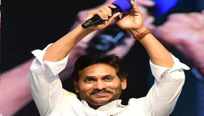 లోకల్, నేషనల్..ఇంటర్నేషనల్ : పవన్ కల్యాణ్ మూడు పెళ్లిళ్లపై సీఎం జగన్ ఫైర్