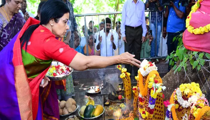 గంగమ్మ దేవత, నాగాలమ్మ దేవతలకు నారా భువనేశ్వరి పూజలు