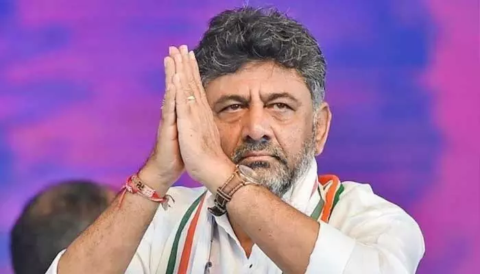 కాంగ్రెస్ స్ట్రాటజీ కింగ్‌ DK ఎంట్రీ.. శంషాబాద్ ఎయిర్‌పోర్టులో గ్రాండ్ వెల్‌కమ్