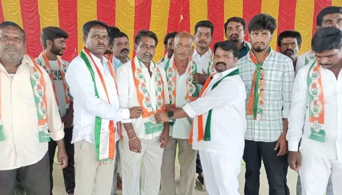 కాంగ్రెస్ వస్తుంది.. ఆరు గ్యారంటీ పథకాలు ఇస్తుంది : దేవులపల్లి యాదగిరి