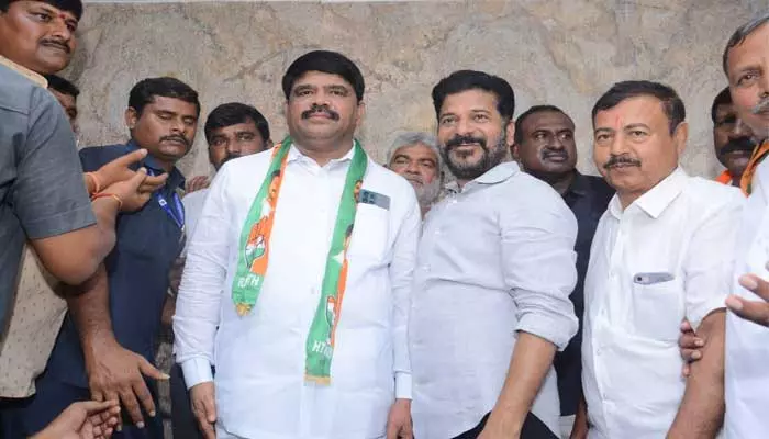 కాంగ్రెస్ పార్టీ బలపరిచిన అభ్యర్థులను సమిష్టిగా కృషి చేసి గెలిపించాలి : రేవంత్ రెడ్డి