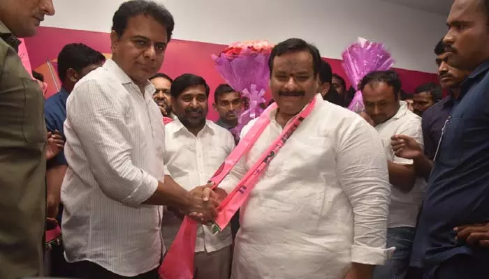 బీఆర్ఎస్‌లో చేరిన బీజేపీ రాష్ట్ర నాయకులు గట్టు శ్రీకాంత్ రెడ్డి