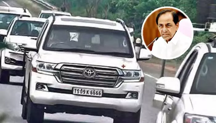 CM కేసీఆర్ వాహనాన్ని తనిఖీ చేసిన అధికారులు