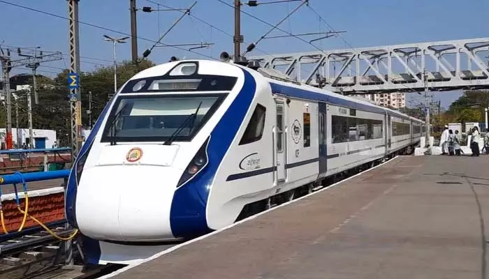 Vande Bharat Express : రాత్రి పూట నడిచే తొలి వందే భారత్ ట్రైన్.. ఏ రూట్‌లో అంటే?