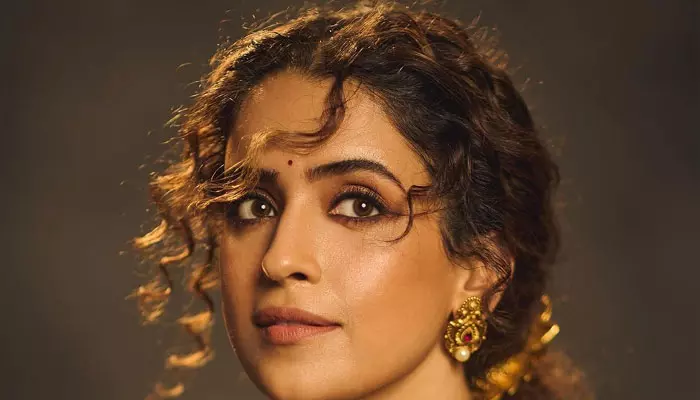 హాట్ అందాలతో సెగలు రేపుతున్న Sanya Malhotra