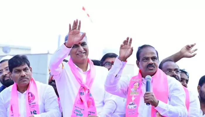 కర్ణాటకలో కాంగ్రెస్‌ను నమ్మి మోసపోయారు : హరీశ్ రావు