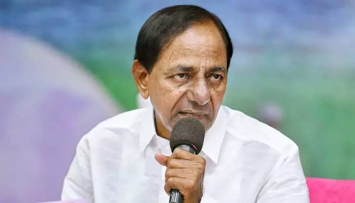 సీట్లు తగ్గినా హ్యాట్రిక్ పక్కా.. గులాబీ నేతలకు సీఎం KCR భరోసా