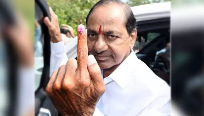 TS Elections : సీఎం కేసీఆర్ ఓటేస్తున్న వీడియో వైరల్