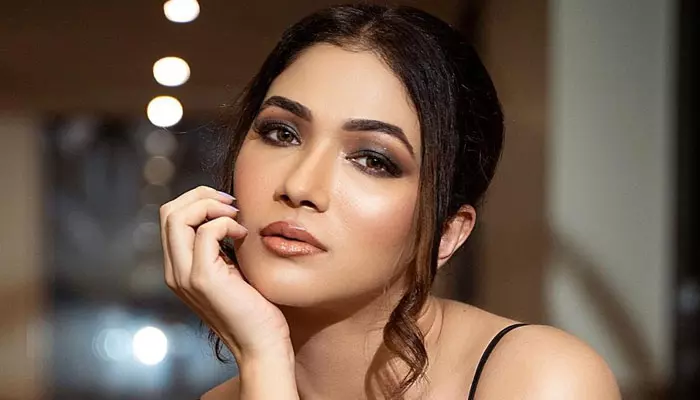 Ridhima Pandit : సొగసైన అందాలతో కుర్రాళ్ల గుండెల్లో చిచ్చుపెడుతున్న బుల్లితెర భామ