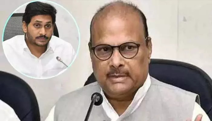 Amaravati: తుఫాన్ ముంచెత్తినా తాడేపల్లి ప్యాలెస్ వదలని సీఎం జగన్