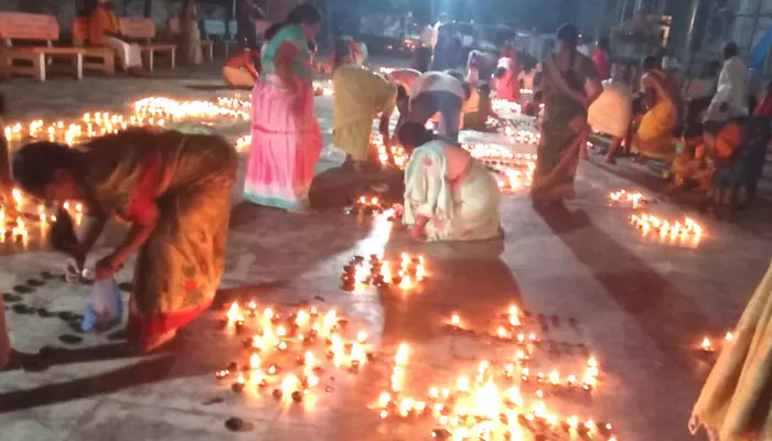 సిద్ధ రామేశ్వరాలయంలో కార్తీక దీపోత్సవం