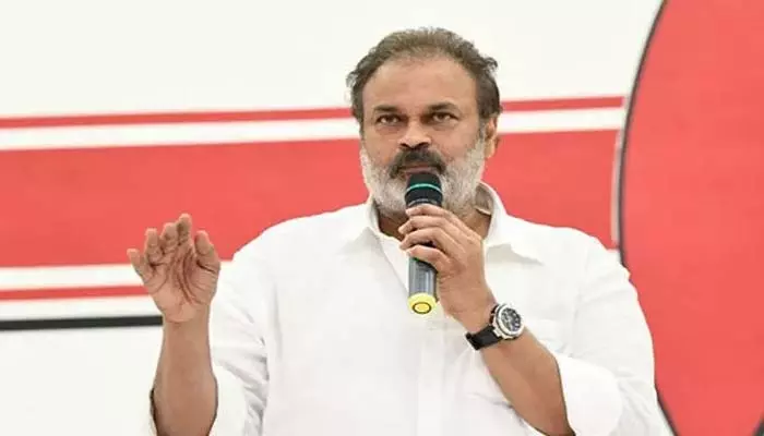 Nellore: నాగబాబు పర్యటన నేపథ్యంలో ఉద్రిక్తత.. కమిషనర్‌తో  జనసైనికుల వాగ్వాదం