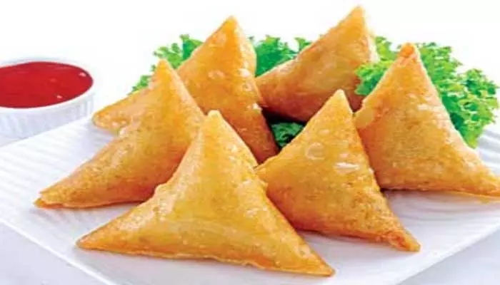 Samosa : సమోసాను ఇంగ్లీష్‌లో ఏమటారో తెలుసా?