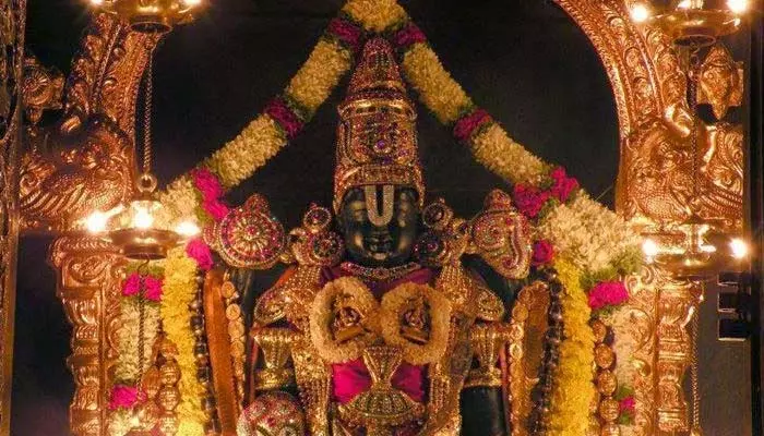 Tirumala: తిరుమలలో స్వామివారి గర్భగుడి తలుపు తెరిచేది వీళ్లే.. ఎందుకంటే..?