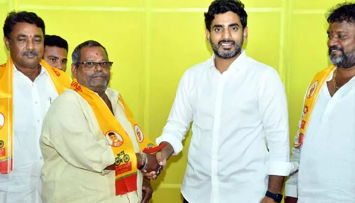 మంగళగిరిలో ఆపరేషన్ ఆకర్ష్..